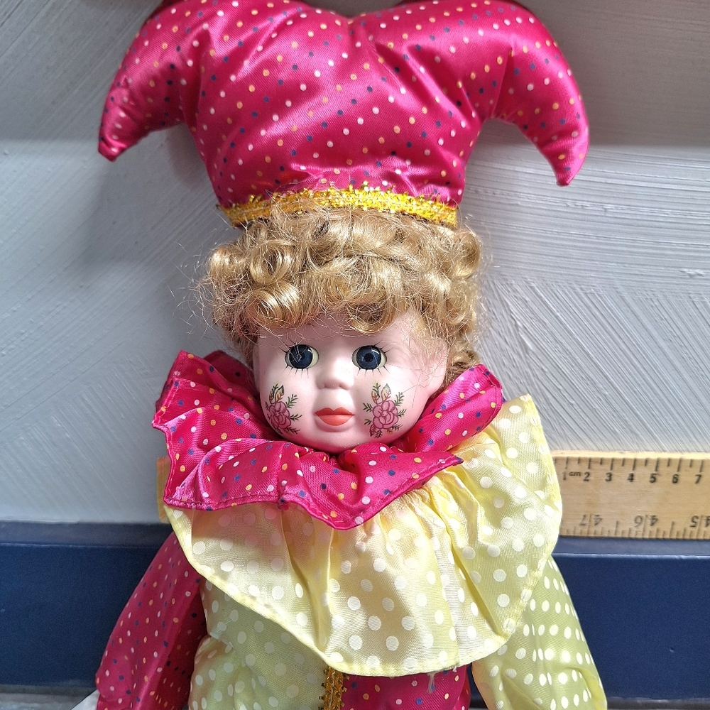 Vintage Interpur International Porcelain Clown Jester Doll, OH#12217, ME#2087 - Picture 3 of 14